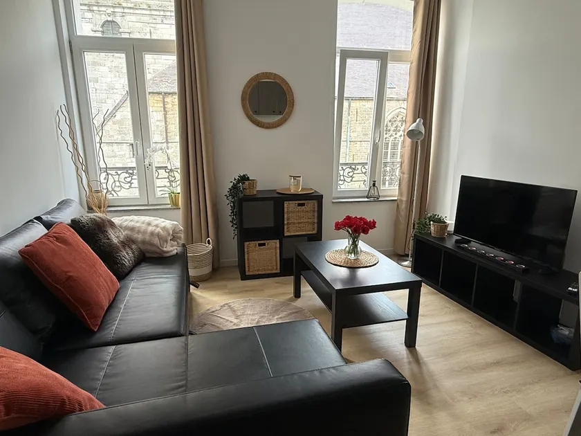 Small central apartment - Image 1