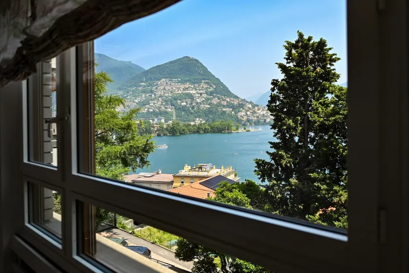 Luxury Lake View Motta Apartment in Lugano - Image 1