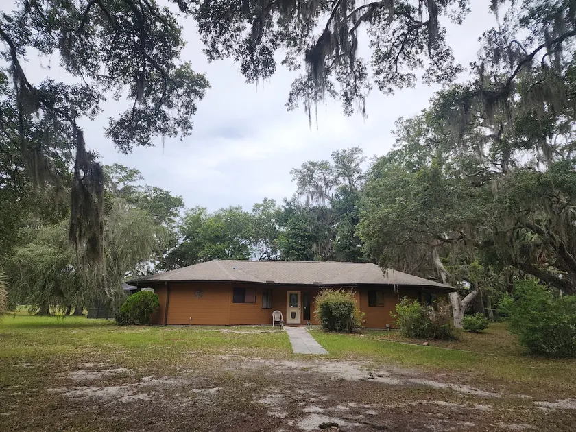 Crystal River Sleeps 8 with POOL - Image 1