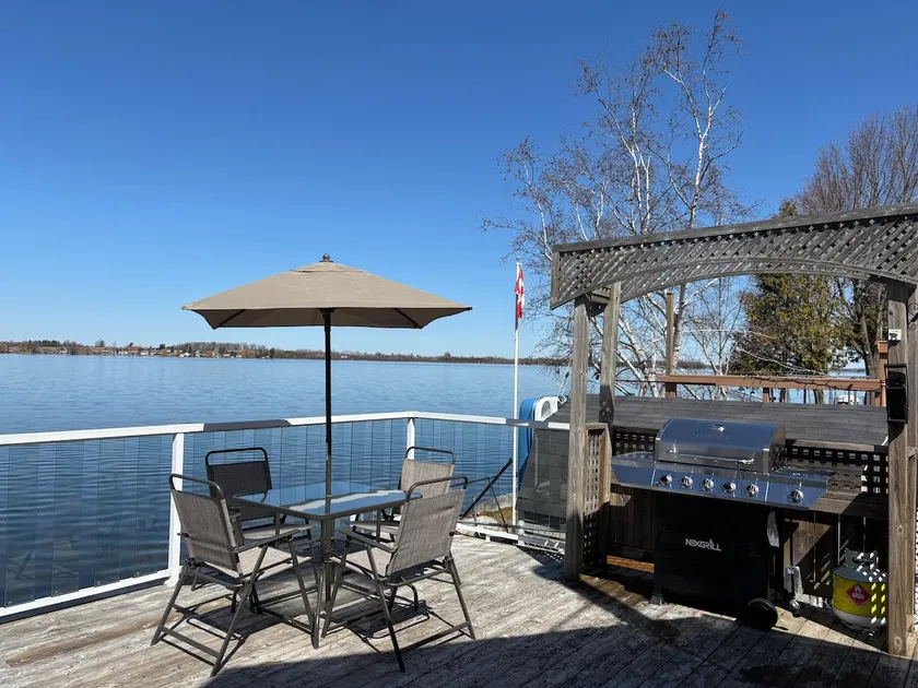 Waterfront Cottage - Fire Pit, Dock, 1Hr Toronto - Image 1