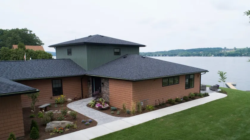 Lakeside Lodge - Image 1