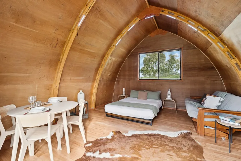 Bickells Hut - Off-Grid Farm Stay, - Image 1