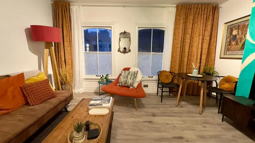 Modern 1 Bed-Theatre, City Stay - Image 1