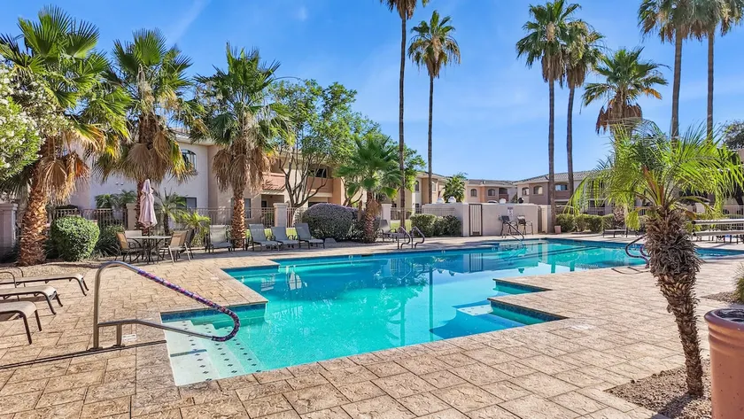 Lush 2BR w/ Pool + Workspace - Image 1