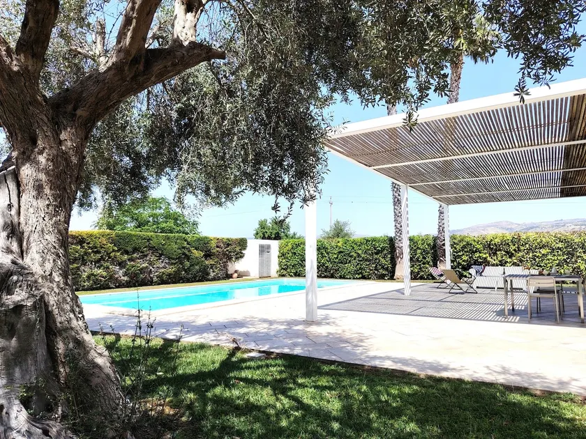 Lina's Garden - Image 1