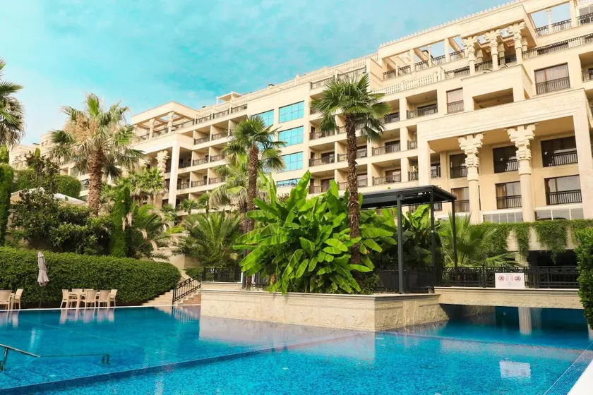 Argisht Luxury Apartment Golden Sands - Image 1