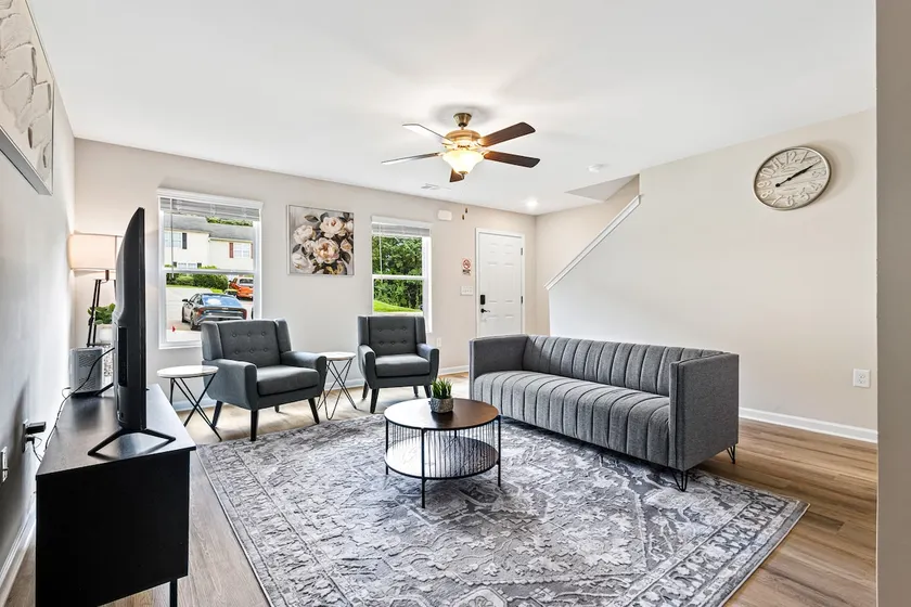 Elegant Escape Near Six Flags with WiFi, AC - Image 1