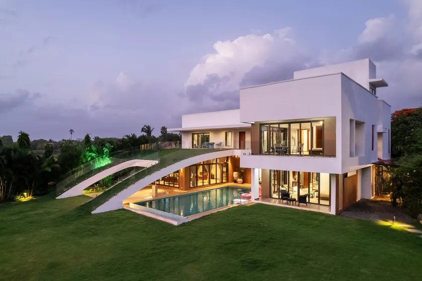 StayVista's Garden a - 7BHK Villa Near Kihim Beach with Pool Table - Image 1