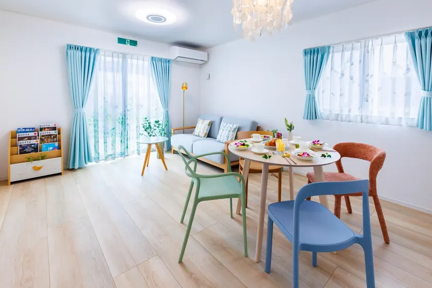 15 minutes from Naha Airport! Near DMM Aquarium & EAS Toyosaki | Southern resort accommodation for up to 10 people - Image 1