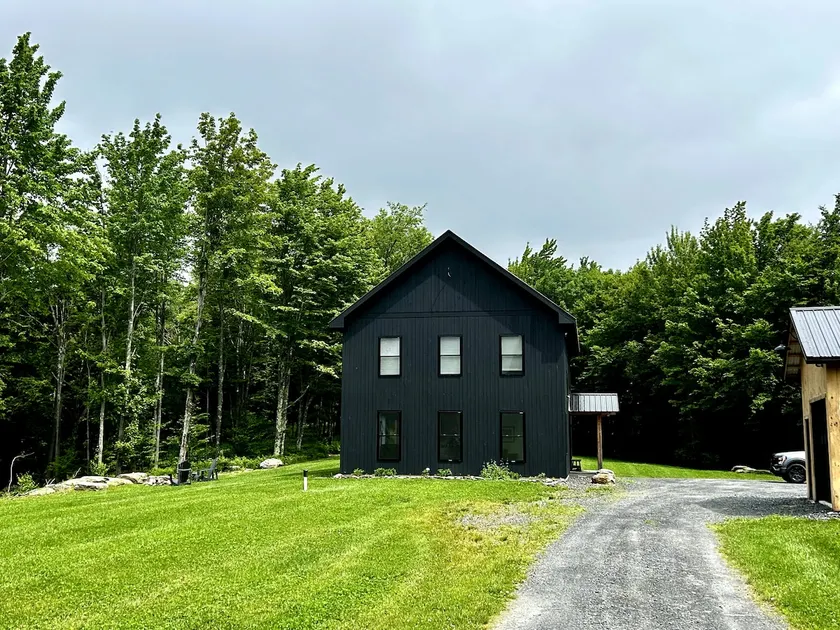 Hill Top Home w/ Stunning Views! - Image 1