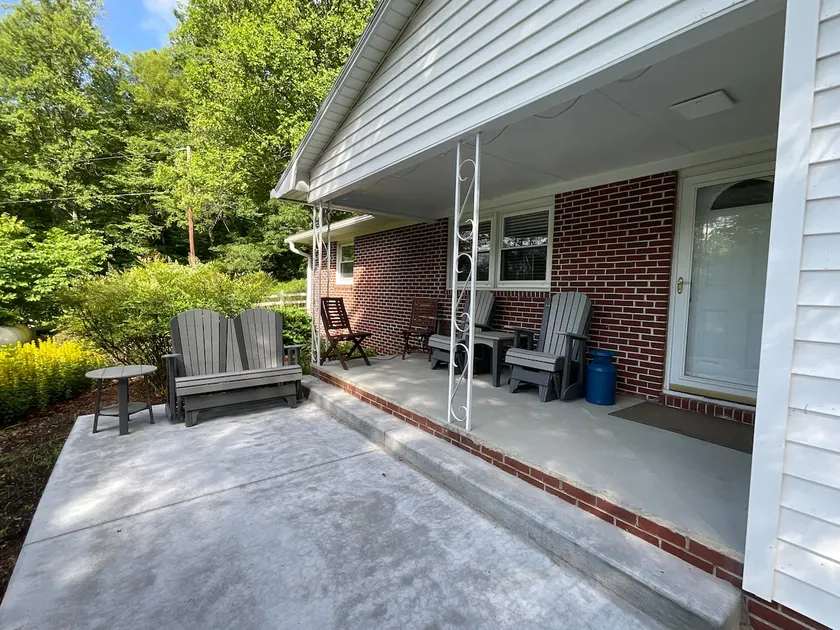 The Brick Bungalow at Floyd Pike - Image 1