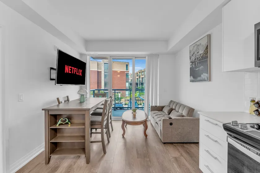 Luxury Spacious Apartment 10 min to Airport Wifi - Image 1