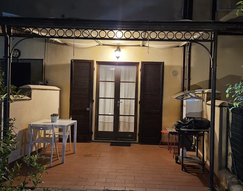 Detached house 10 minutes from Pisa with private parking - Image 1