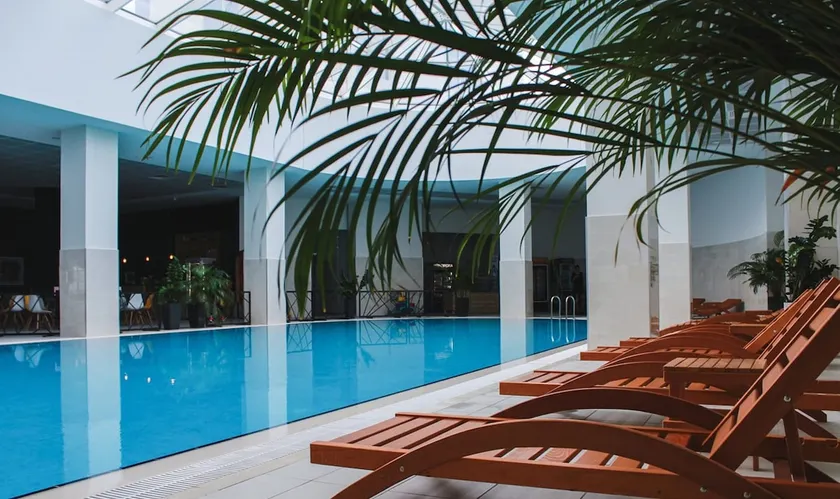 Deluxe Two Bedroom Condo & Pool on 5th Floor - Image 1