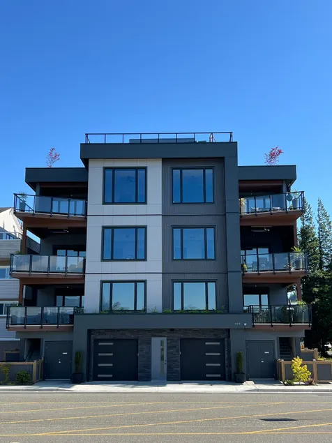 The Hub Harrison Lakefront Suite - Image 1