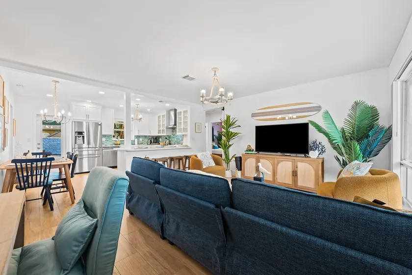 Sleeps 8 • Private Pool • Family Game House - Image 1