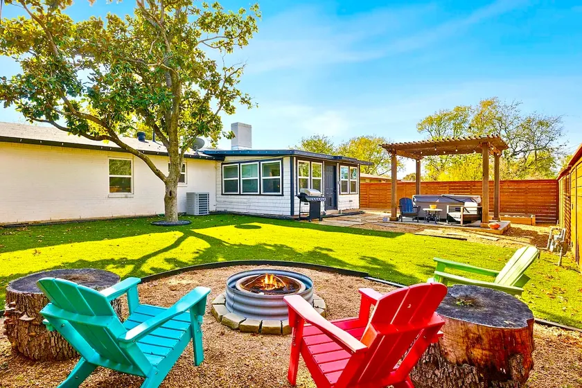 Oasis w/ Hot Tub, Fire Pit, Pool table,Ping Pong+ - Image 1
