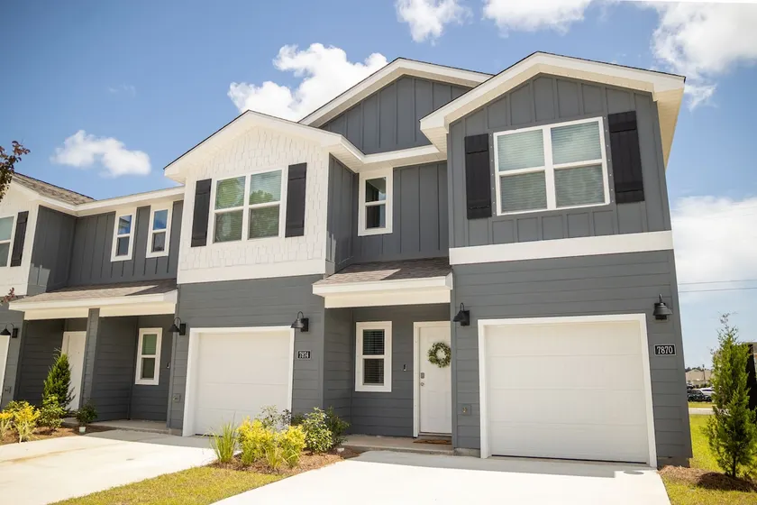 3bed 2.5ba near Downtown & beach Coastline Cottage - Image 1