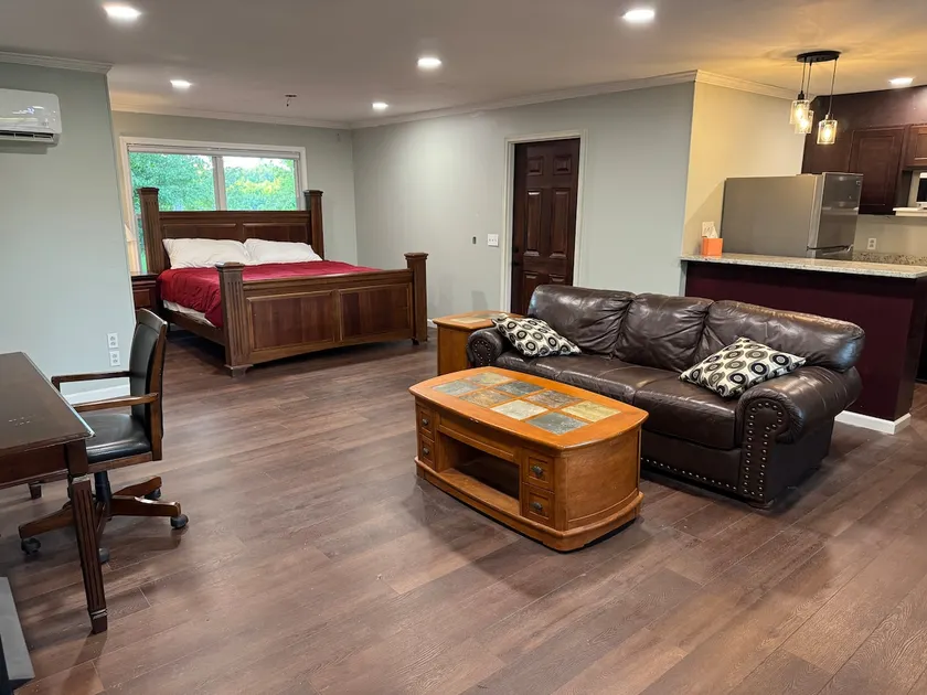 Hilltop Retreat - Image 1