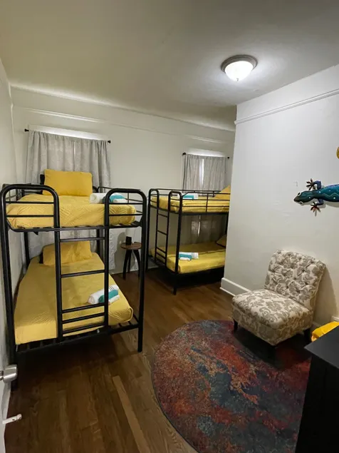 Zero step access, sleeps 10, 1 mile from Rickwood - Image 1