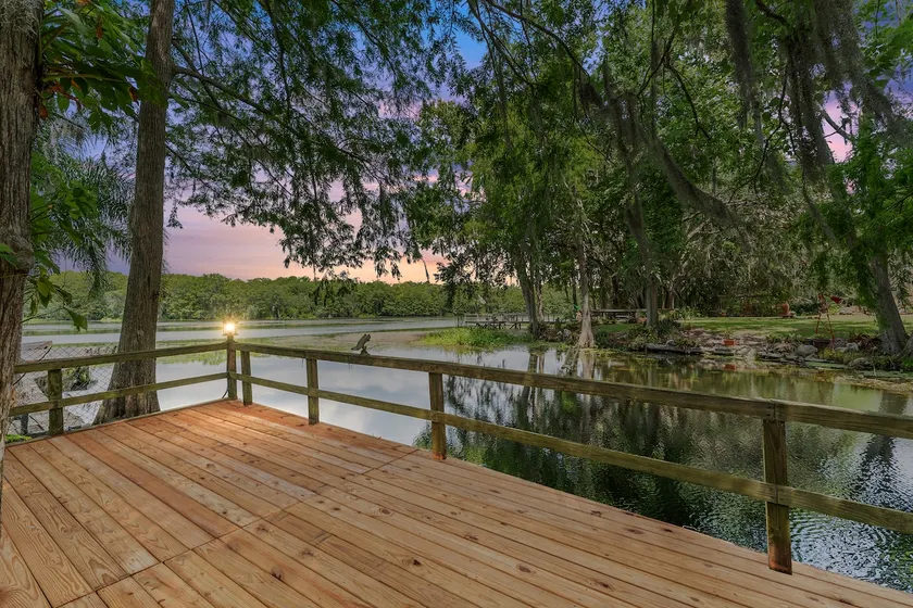 Stunning Waterfront Retreat! - Image 1