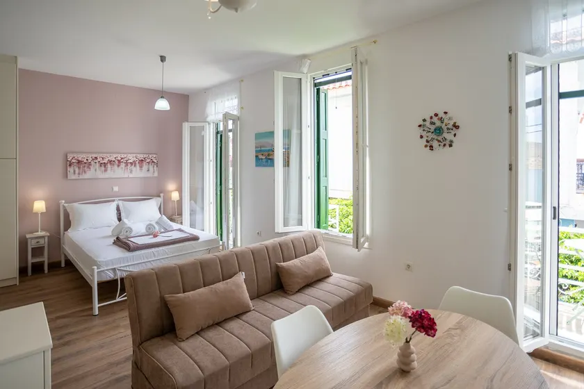 Central Sea View Studio • Spacious • Perfect for 2 - Image 1
