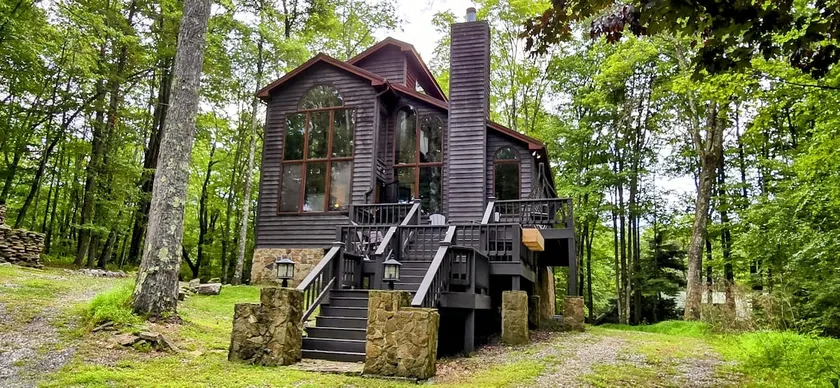 Mountain Lake Escape *New Listing* Getaway in WV - Image 1