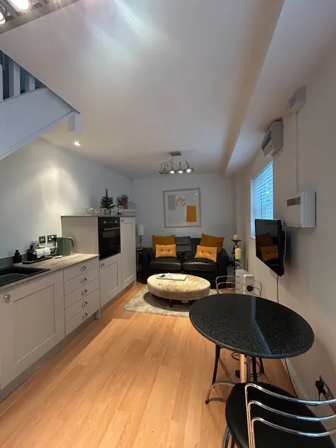 1 BD Gdn Annexe Edge Cotswolds. - Image 1