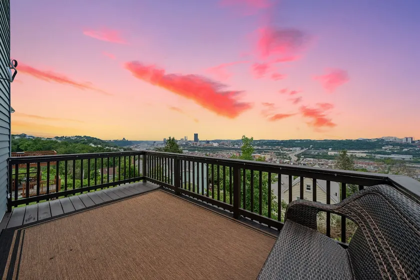 The Pittsburgh Balcony House - Image 1