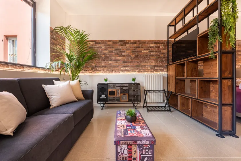 Wild Loft 20' Milan, 15 RHO-FIERA & MXP - Image 1