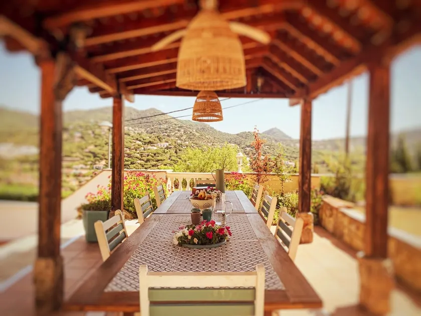 Private garden cottage w/ pool near Barcelona - Image 1
