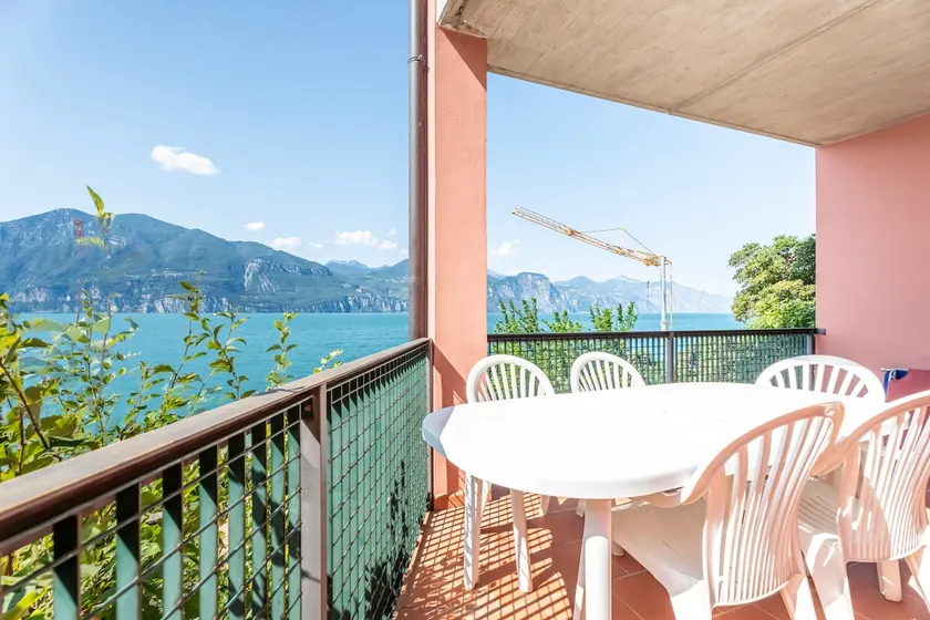 GuestHost - Lake Garda Lovely Flat with Pool - Image 1