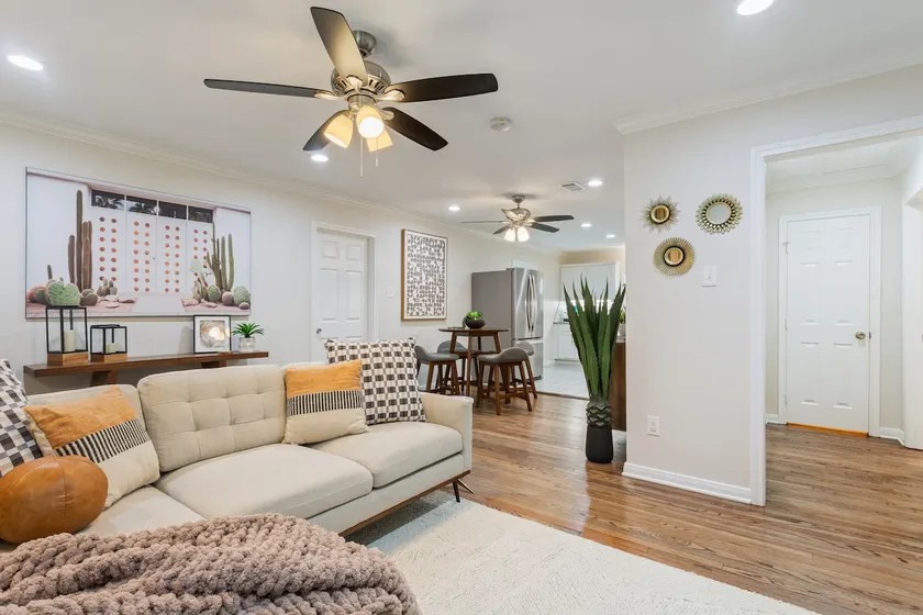 Plumlee Place - Image 1