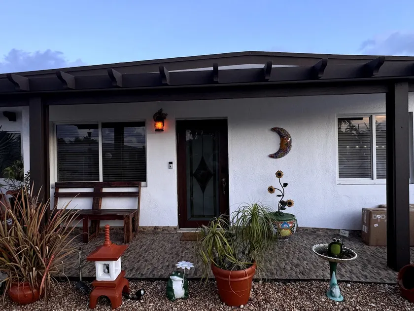 Casa Devo Hialeah - Image 1