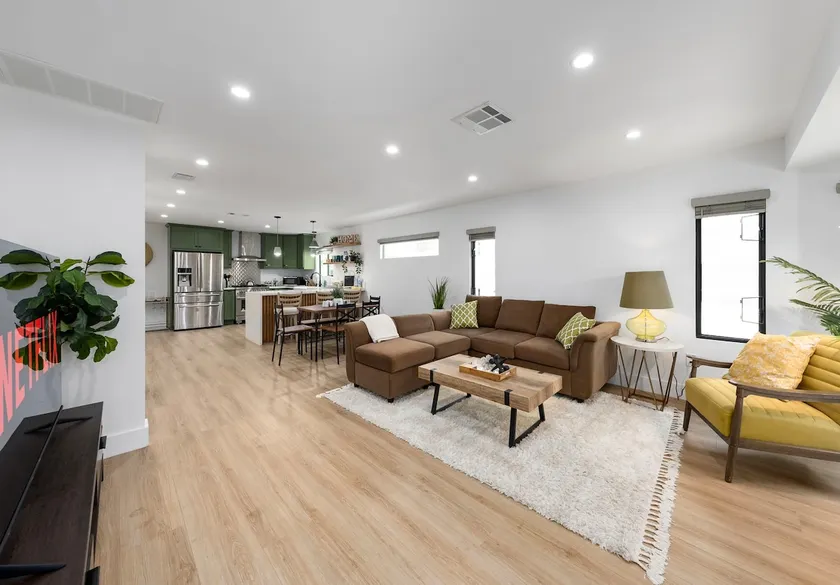 Stylish Oasis Near USC & DTLA | Eco-Friendly - Image 1
