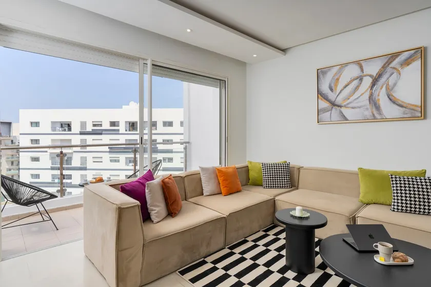 Skyline Serenity – 3BR Retreat - Image 1