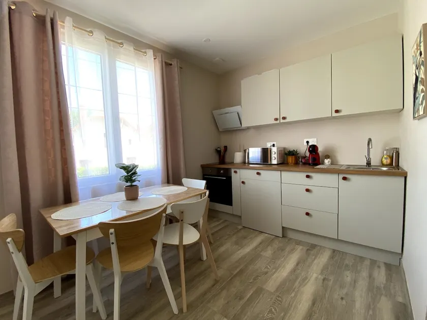 ”Magnolia” 2-room apartment - Image 1