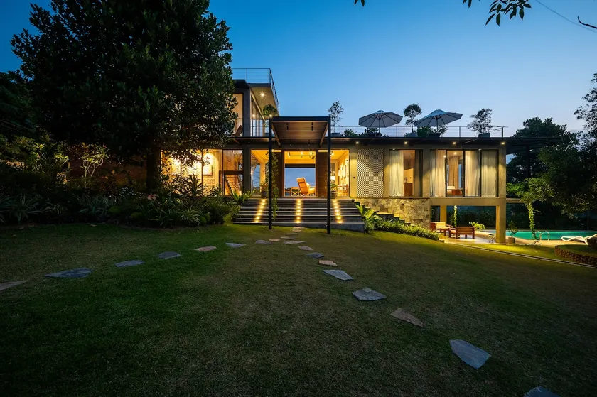 Thompson Heights Luxury Villa in Galle - Image 1