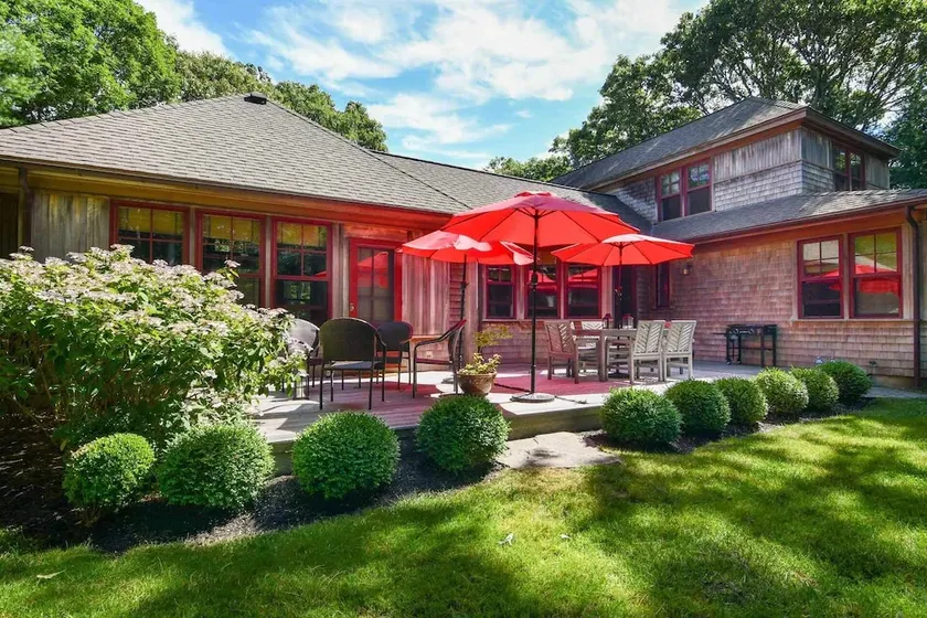 Stunning Open Concept Oak Bluffs Home-sleeps 8+ - Image 1