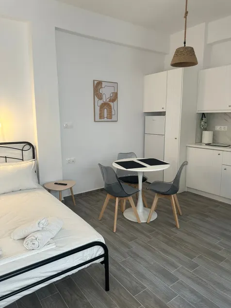 Marlina's Studio, Tinos Town - Image 1
