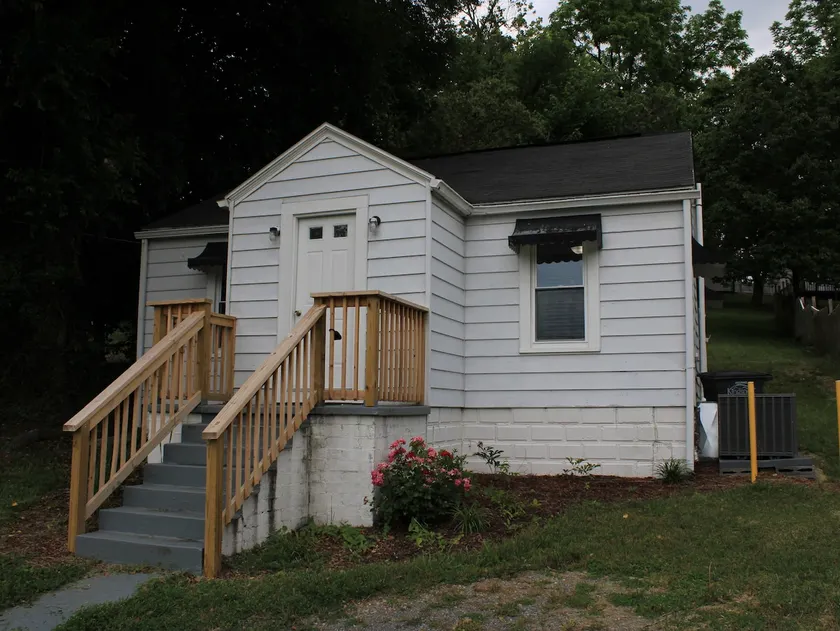 Beautiful Quaint Kingsport Home - Image 1