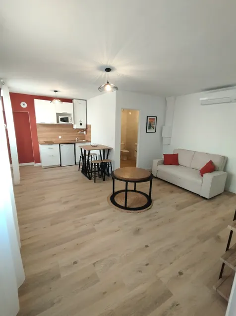 Charming apartment in the heart of Narbonne - Image 1