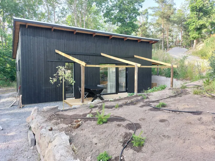 Newly-built modern cabin! - Image 1