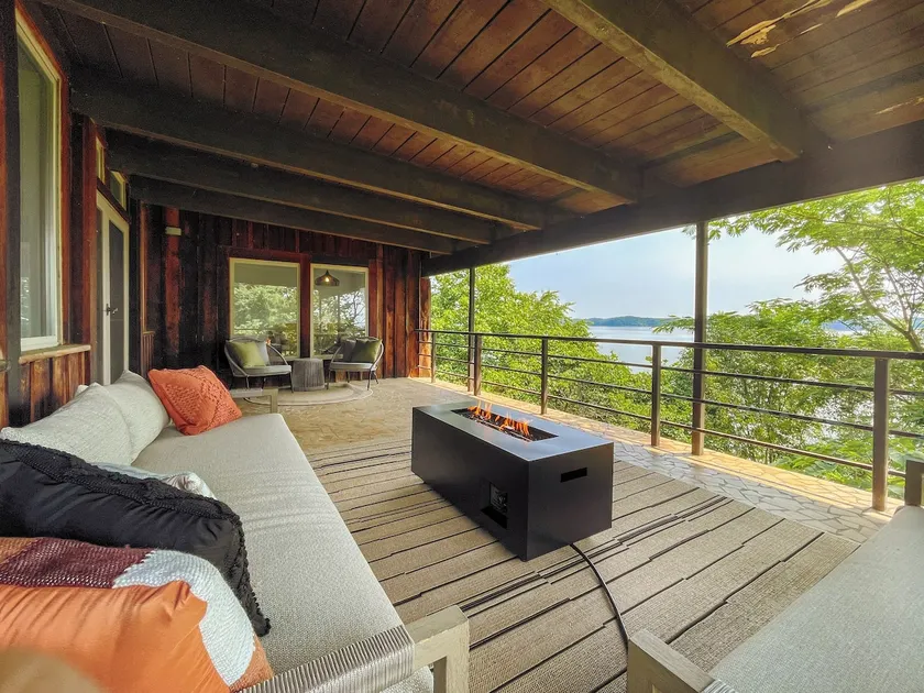 Treetop Lake Retreat - Image 1