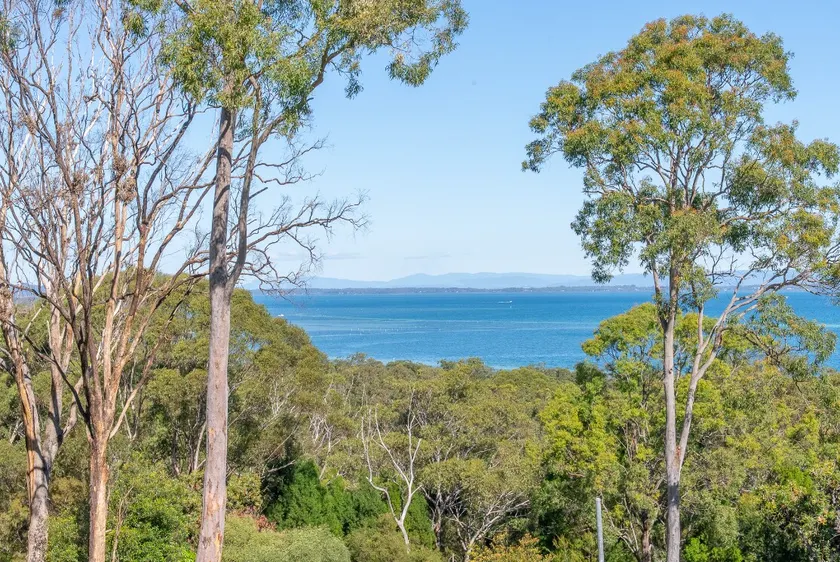 Rainbow Retreat - Stunning Moreton Bay Views - Image 1