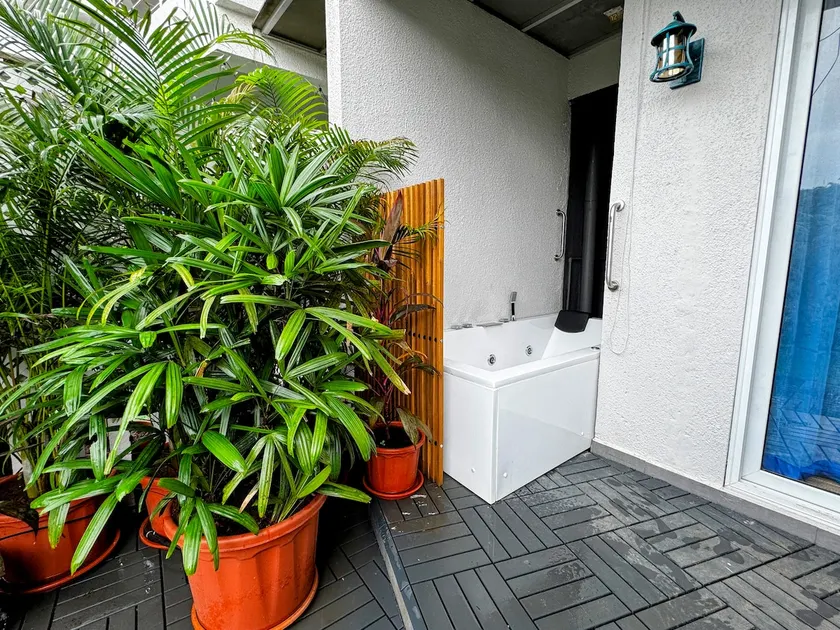 'Indigo' Garden & Jacuzzi Charged - Image 1
