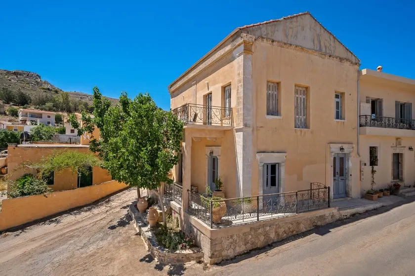 Neoclassical style building - Image 1