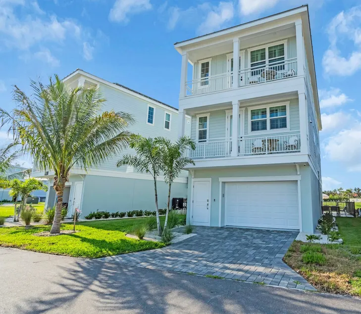 Coastal Luxe Villa - Image 1