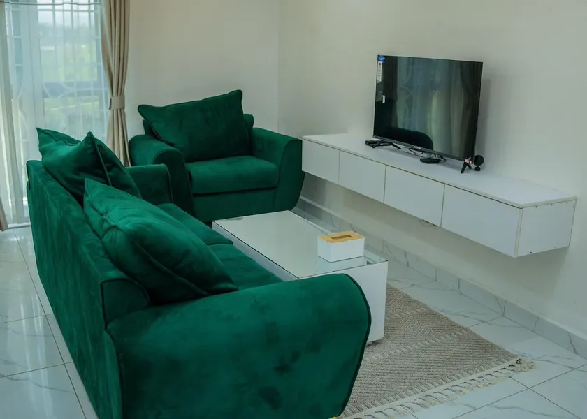 Nyakobura apartments (Sapphire) - Image 1
