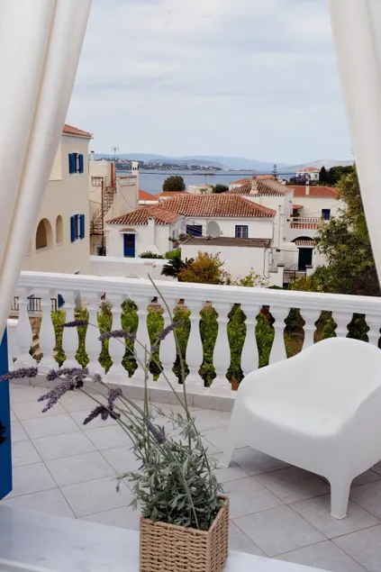 Arourahomes Spetses Town Suites - Image 1